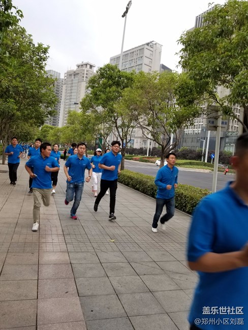 雨中奔跑的小伙伴們！