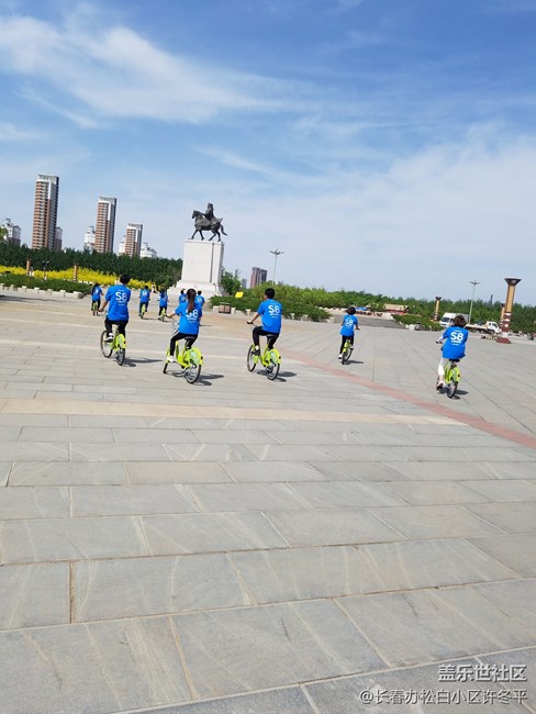 微笑在臉  服務(wù)在心