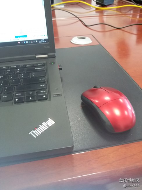 悲催的早上，攝像頭玻璃碎了