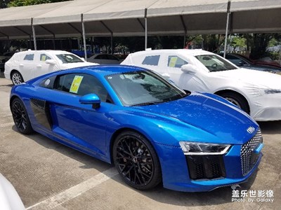 停車場偶遇R 8