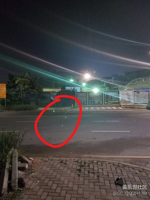 三星s7e夜拍有小星星，現(xiàn)實中是沒有的，怎么回事？