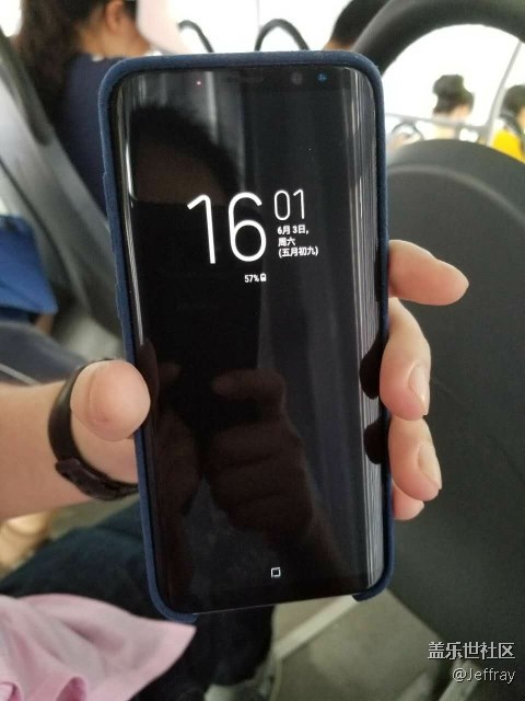 官方拖把套，手感不錯(cuò)，就是有點(diǎn)吸灰。