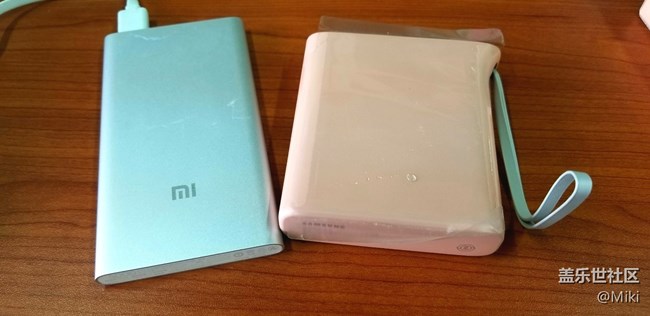 【開(kāi)箱】三星水壺移動(dòng)電源情侶套裝