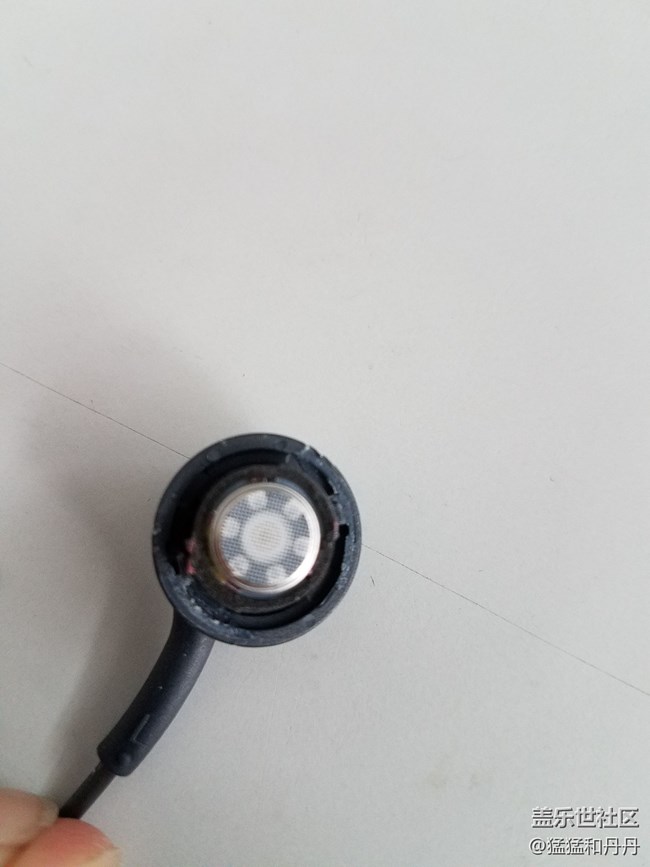 自己好奇s8的無原裝耳機但是對比了朋友的真正國行差別很大