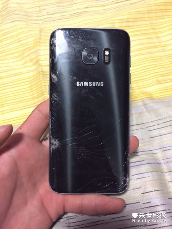 換一個(gè)三星直屏s7原裝后蓋要多少錢？