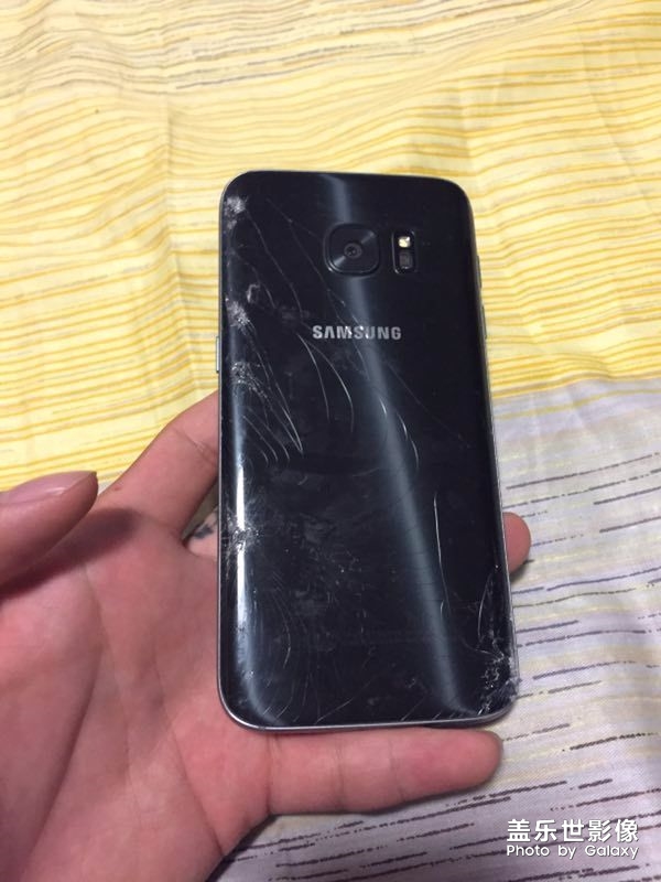 換一個(gè)三星直屏s7原裝后蓋要多少錢？