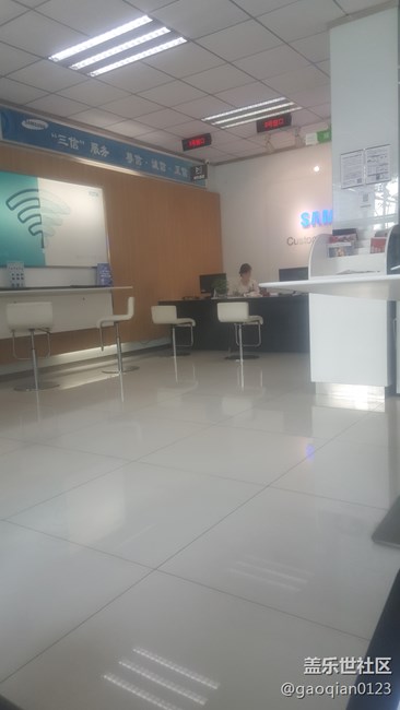 剛買20天，觸摸屏失靈，不能換貨，只能維修，什么質(zhì)量？