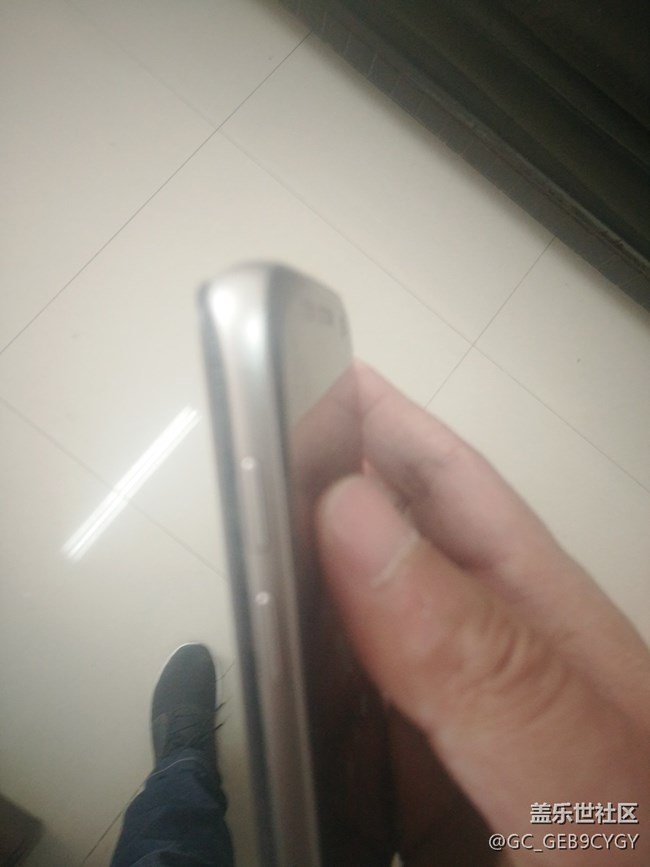 S7電鼓包頂開(kāi)后蓋，電池質(zhì)量如此之差，*如此之難