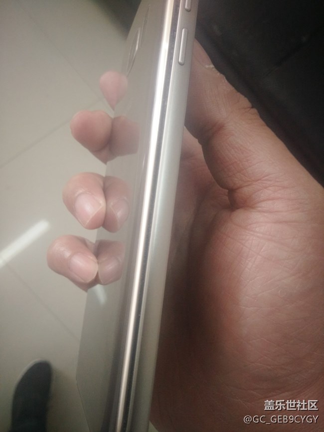 S7電鼓包頂開(kāi)后蓋，電池質(zhì)量如此之差，*如此之難