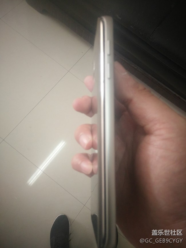 S7電鼓包頂開(kāi)后蓋，電池質(zhì)量如此之差，*如此之難