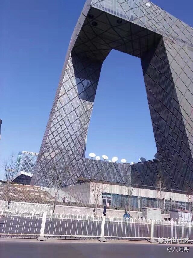 霧嶼藍S8就像北京的藍天一樣那么可愛。好看