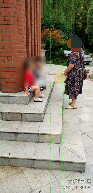 S8屏幕出現(xiàn)綠線條!