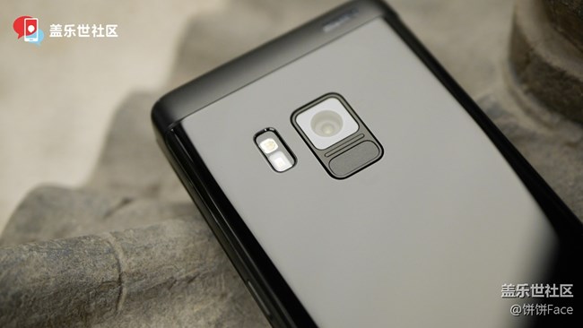 雙屏翻蓋商務(wù)旗艦機(jī)駕到 三星領(lǐng)世旗艦8圖賞