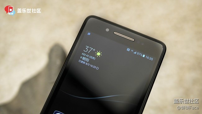 雙屏翻蓋商務(wù)旗艦機(jī)駕到 三星領(lǐng)世旗艦8圖賞