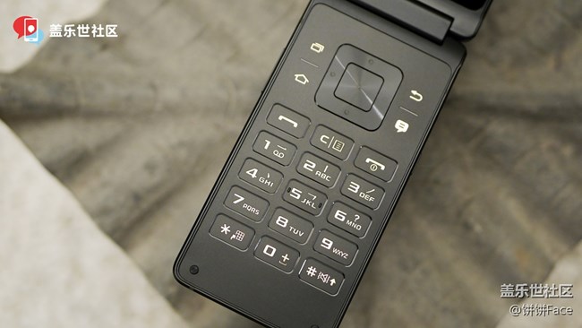 雙屏翻蓋商務(wù)旗艦機(jī)駕到 三星領(lǐng)世旗艦8圖賞