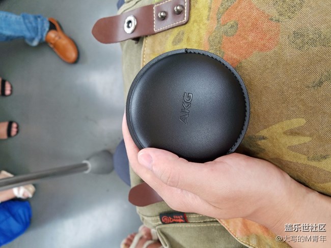 心血來(lái)潮 搞了個(gè)AKG調(diào)音版的耳機(jī) 小開(kāi)箱