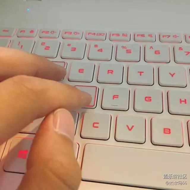 三星青年游戲本 玄龍騎士評測-對我們來新鮮的！