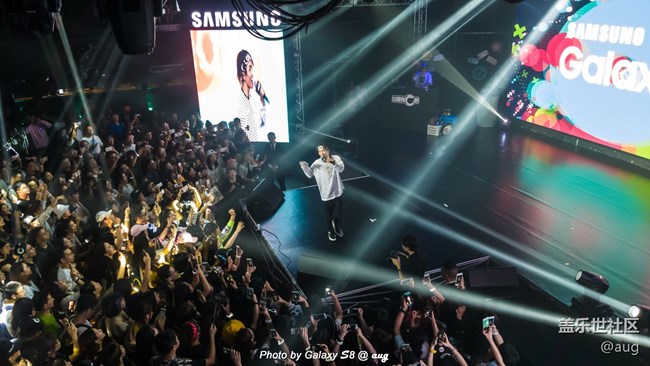 Galaxy C8 發(fā)布會(huì)嗨爆全場(chǎng)