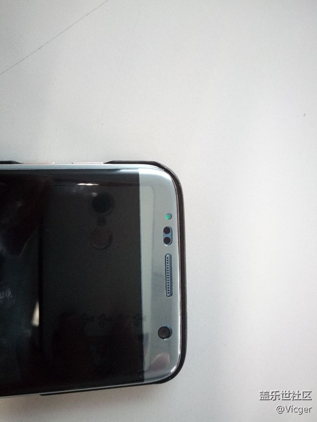 大家好，我是之前前置攝像頭破損的那個小伙…