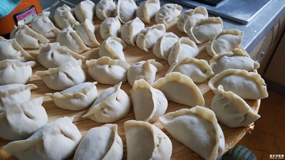 好吃不如餃子，好玩不如......