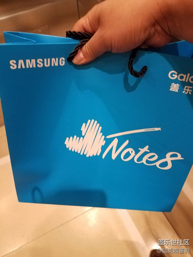 黑色256到手，哈哈，曬一下