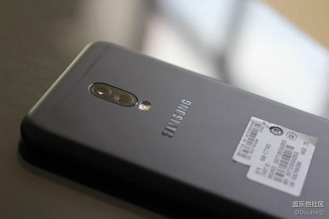 嘻哈新頑主：三星C8外觀賞析