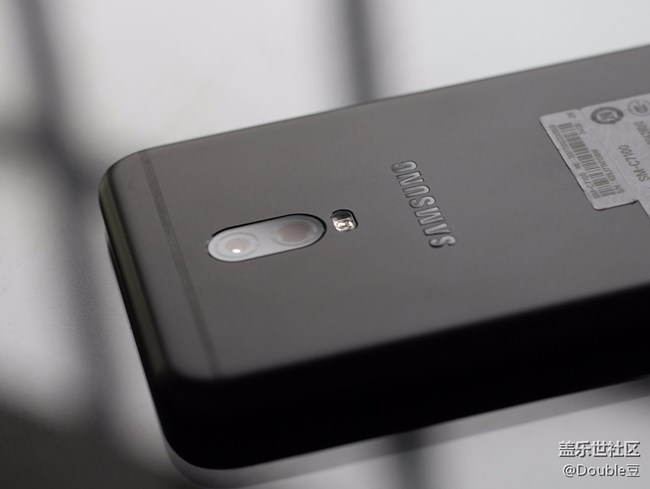 嘻哈新頑主：三星C8外觀賞析