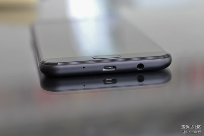 嘻哈新頑主：三星C8外觀賞析