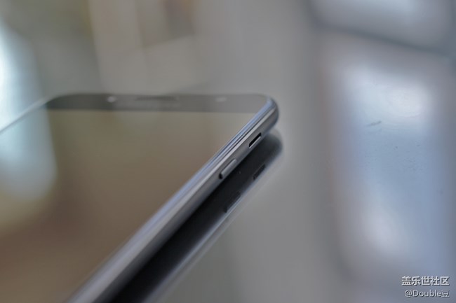 嘻哈新頑主：三星C8外觀賞析