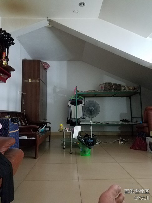 我去，更新到s8的相機(jī)，連專業(yè)模式都沒有了，而且變形好嚴(yán)重