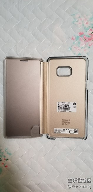 這個(gè)殼好尷尬