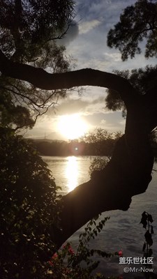 落日余暉，小橋流水正好