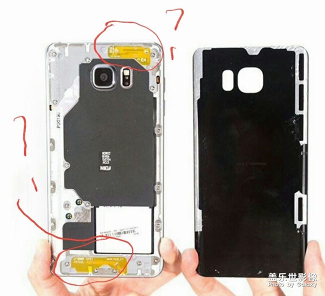 三星Note5拆下電池后蓋后上下兩邊的*帶條有什么用