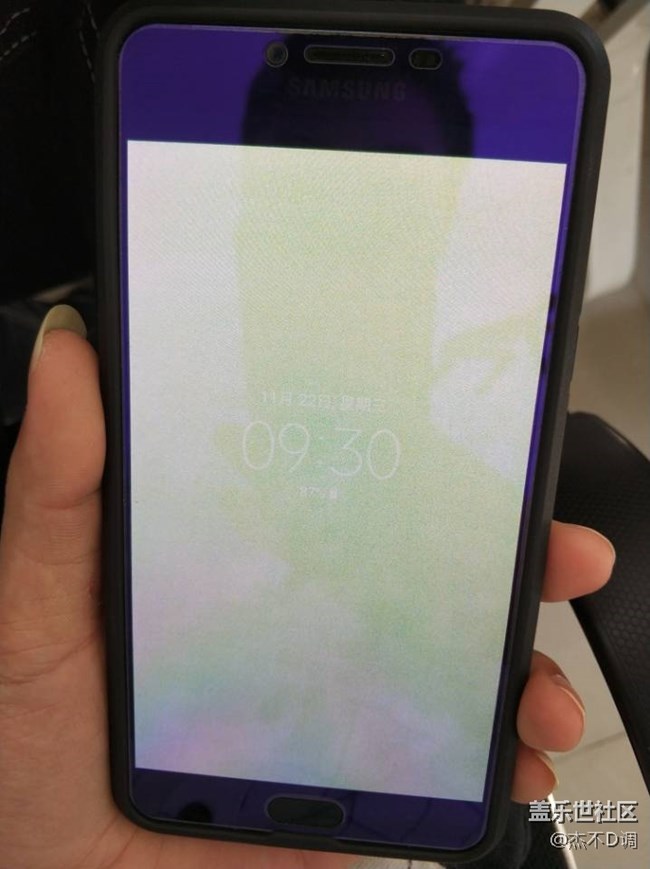 三星c9屏幕問題，11-20號至今息屏提醒突然屏幕閃屏變色
