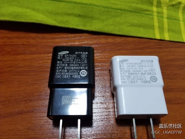 原裝充電器沒反應(yīng)，老三星的又能充