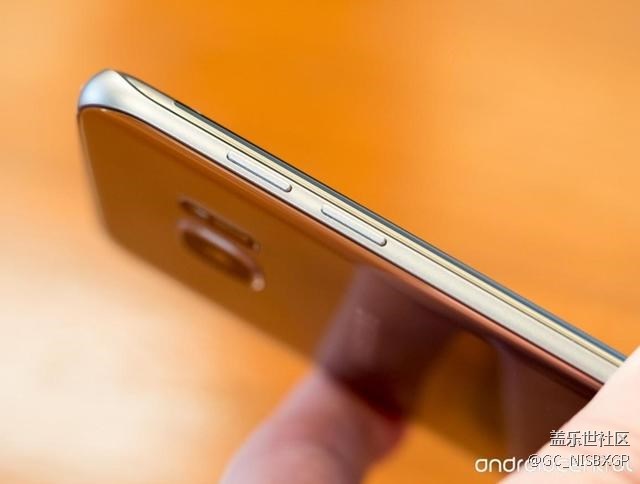 三星S7成一代跳水王：僅售1300元 除了系統(tǒng)爛價格沒毛病