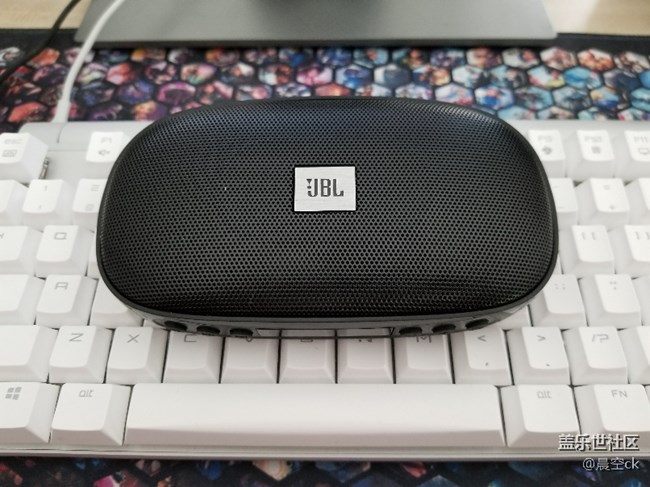 藍牙音響小黑開箱