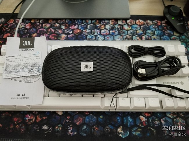 藍牙音響小黑開箱