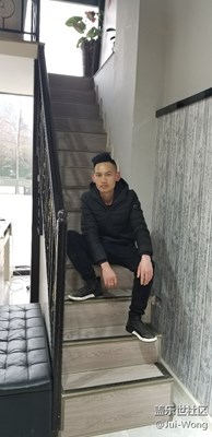 小伙伴們我是不是有點像播求？