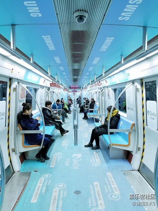 看三星Bixby攻占整個一號線不說 又偶遇王自如采訪路人！