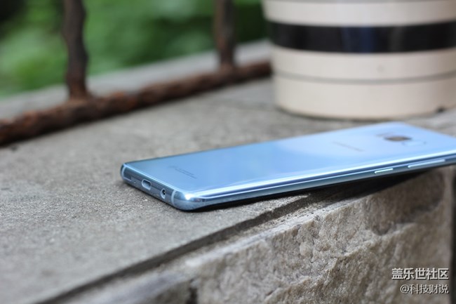 以S8+的素質現(xiàn)在一點也不過時，價格適中，合適入手