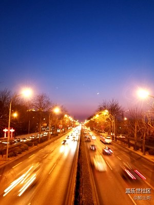 夜幕降臨時(shí)