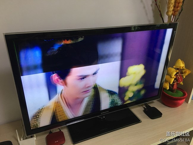 電視機(jī)屏幕局部變色了，大神們幫忙看看什么問(wèn)題