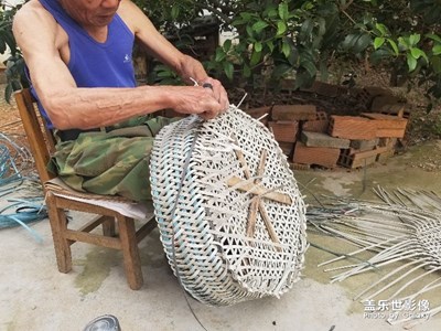 【中國最美瞬間】+爺爺?shù)膫鹘y(tǒng)手藝