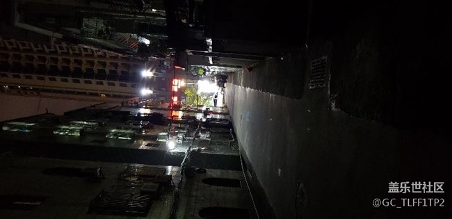 暗光情況下拍照出現(xiàn)白點(diǎn)是怎么回事