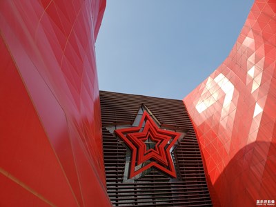 【中國最美瞬間】+軍事主題公園