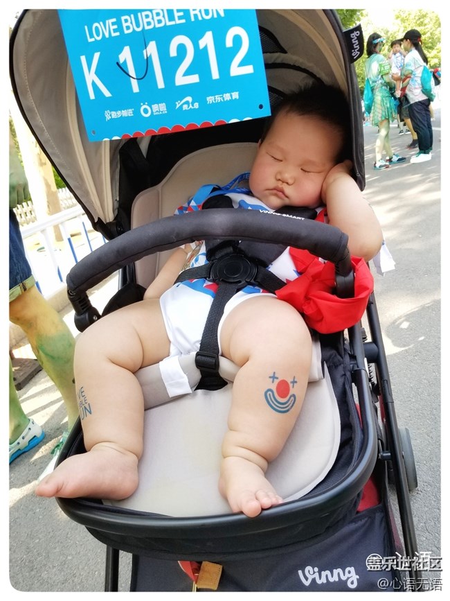 歡樂(lè)的北京泡泡跑 歡樂(lè)的北京泡泡跑