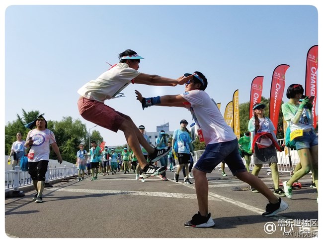 歡樂(lè)的北京泡泡跑 歡樂(lè)的北京泡泡跑