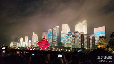 端午小長假青島*廣場(chǎng)浮山灣城市燈光秀