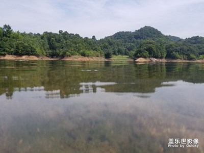 行走+發(fā)現(xiàn) 大別山的一角